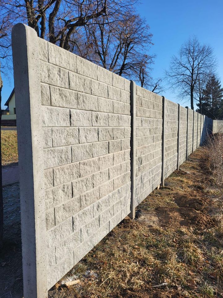 Betonzaun Betonzäune Sichtschutzzaun 40m Montage Gartenzaun in Halle