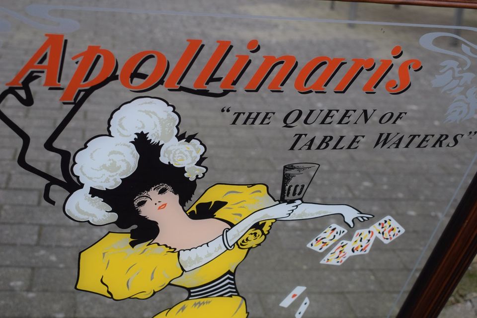 [7284] Apollinaris Werbung Spiegel The Queen of Table Water in Hockenheim