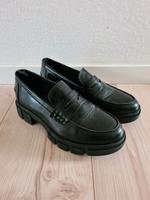 Loafer, schwarz, Damen Halbschuhe, 38, NEU Brandenburg - Jüterbog Vorschau