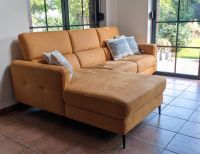 Schönes Sofa Couch tolles Velourleder mit Funktionen! Brandenburg - Forst (Lausitz) Vorschau