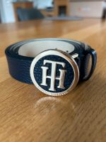 Tommy Hilfiger Gürtel Leder dunkel blau gold Gr. 95 Hessen - Wartenberg Vorschau