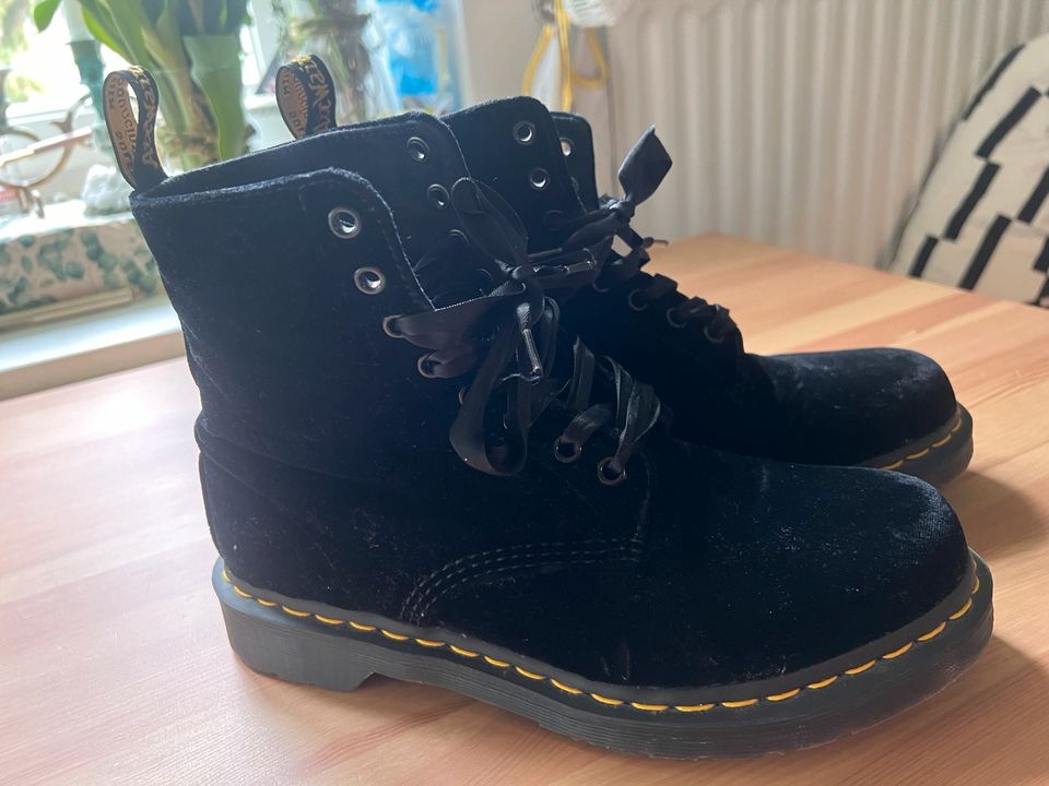 Dr. Martens Samt, Gr. 41, Doc Martens Gr. 41 schwarz in München