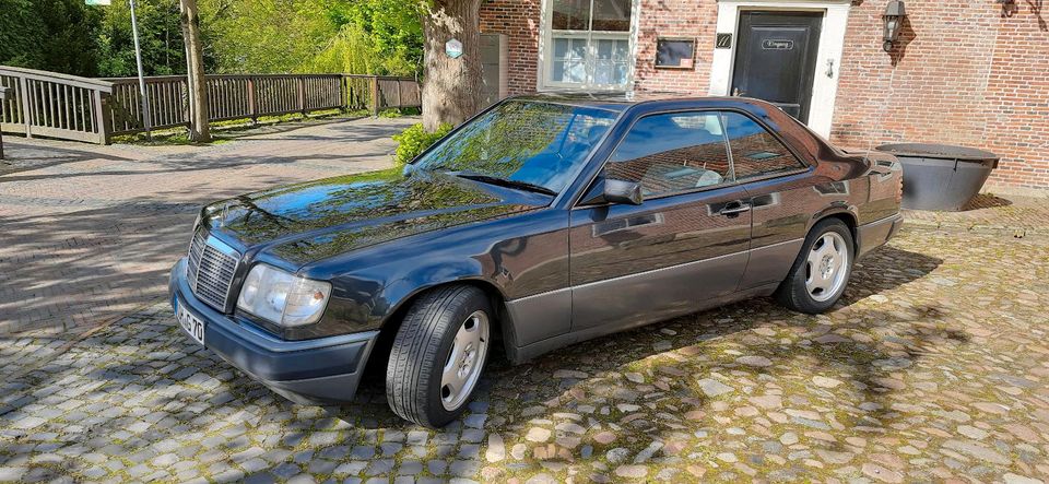 Mercedes Benz w124 300ce in Neuenhaus