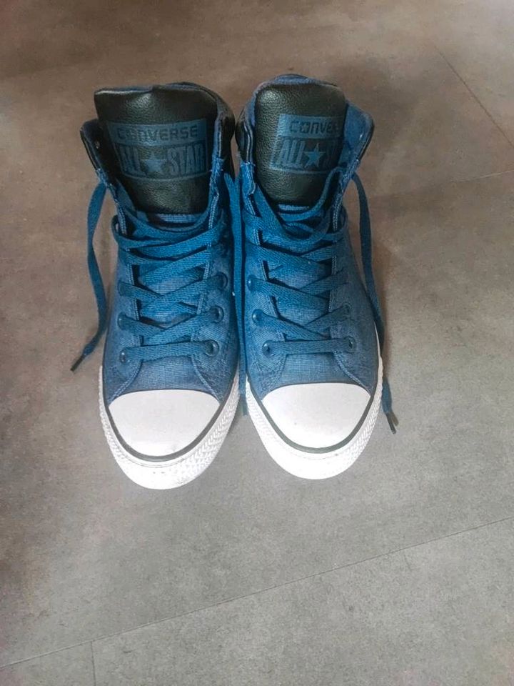 Converse Schuhe blau gr. 41.5 einmal getragen in Binningen