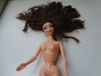 1 schönes „antikes“ Barbie – Püppchen von C 1966 Mattel INDONESIA Hessen - Linden Vorschau