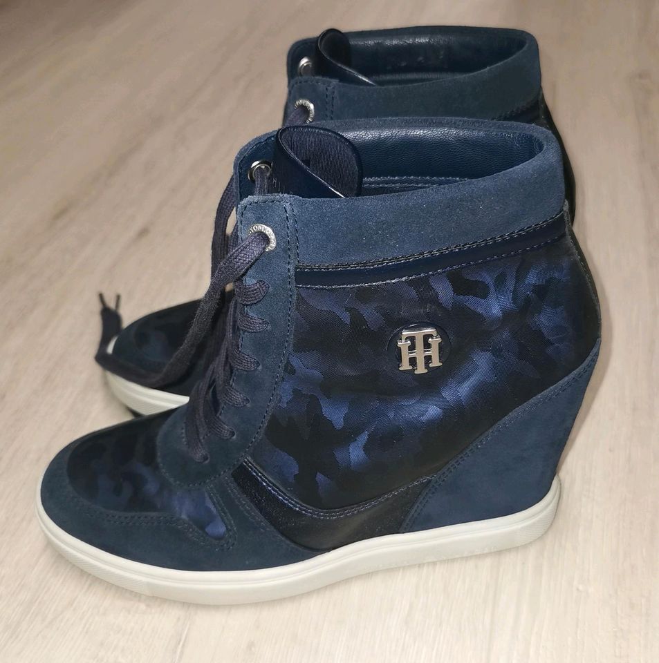 Tommy Hilfiger Sneaker Wedges camo Metallic 38 in Witten