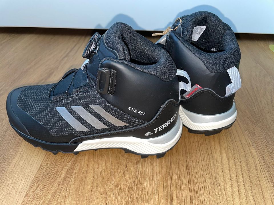 Adidas Terrex Outdoor MID BOA R.RD Kinderschuhe Gr. 28 in Leipzig - Mitte |  Gebrauchte Kinderschuhe Größe 28 kaufen | eBay Kleinanzeigen ist jetzt  Kleinanzeigen