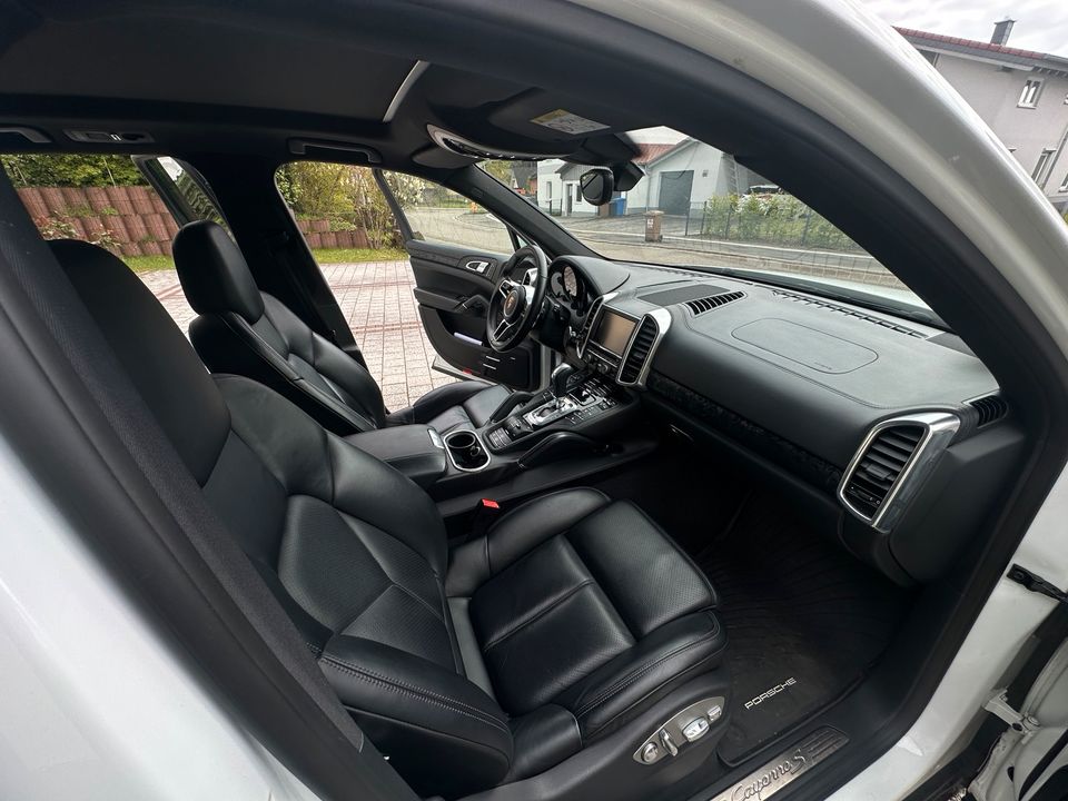 Porsche Cayenne S E-Hybrid Facelift, Pano, Matrix, Unfallfrei in Trippstadt