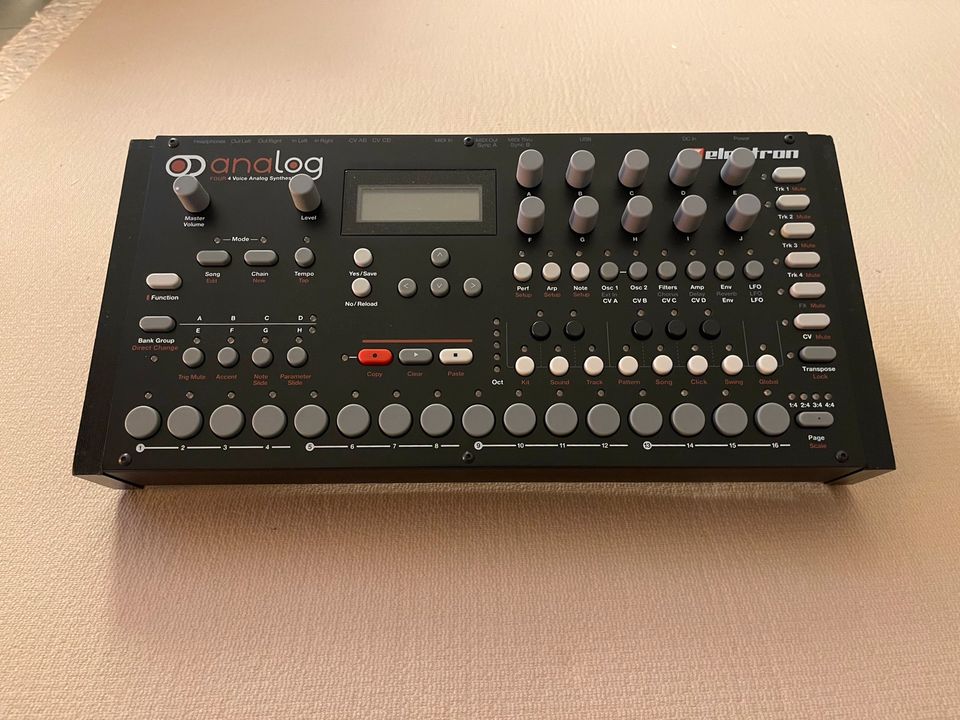 Elektron Analog Four MK I in Köln