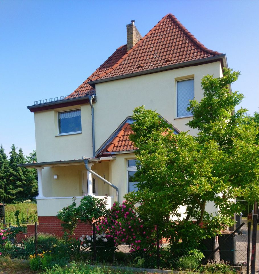 Privat: Freistehendes EFH mit zweitem Apartment in Falkensee in Falkensee