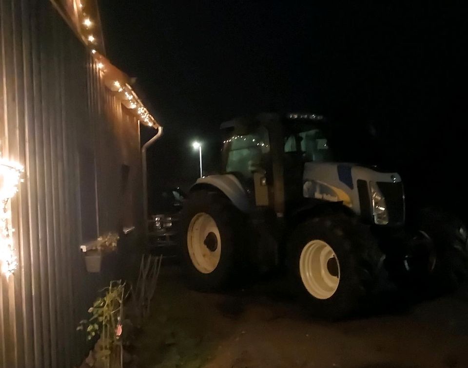 New Holland TG230 /T8030 in Neustadt am Rübenberge