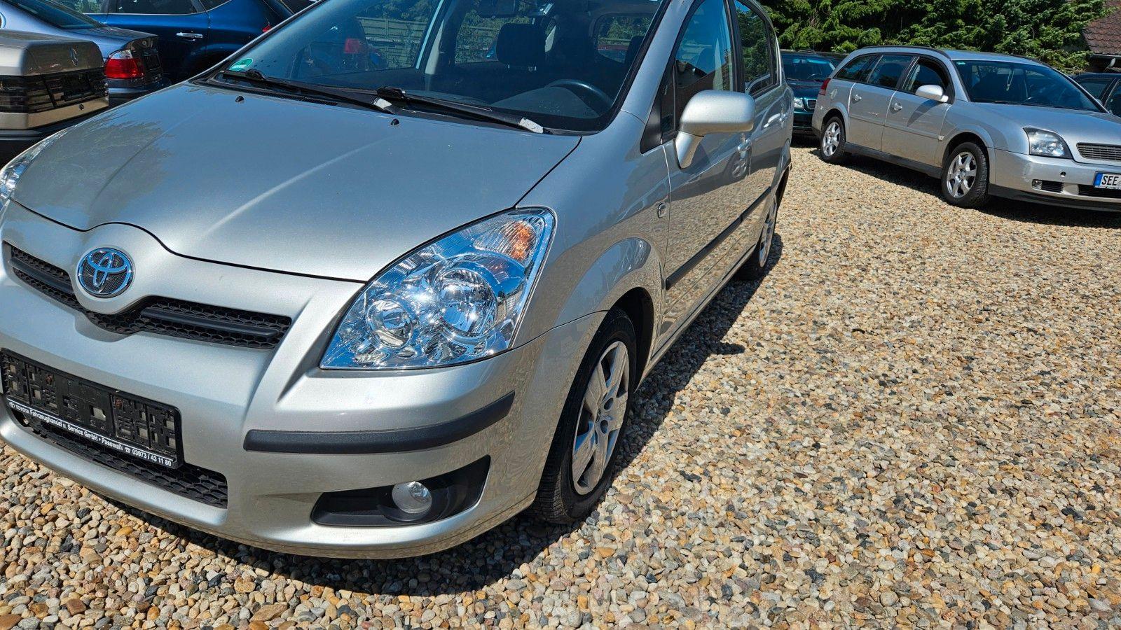Abbildung des Autos Toyota Corolla Verso 1.8…