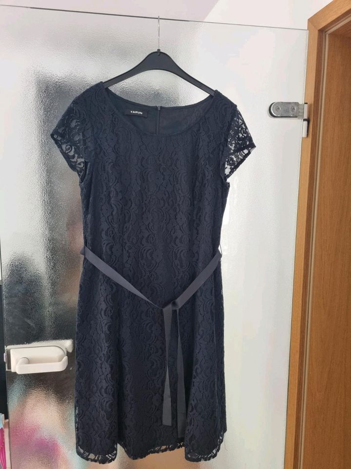 Cocktailkleid dunkelblau Größe 44 in Bergisch Gladbach