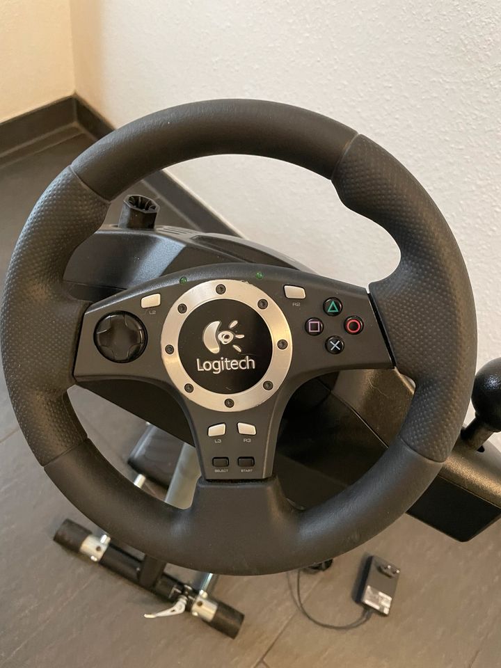 Wheelstand pro mit Logitech PS3 Lenkrad in Edewecht - Friedrichsfehn