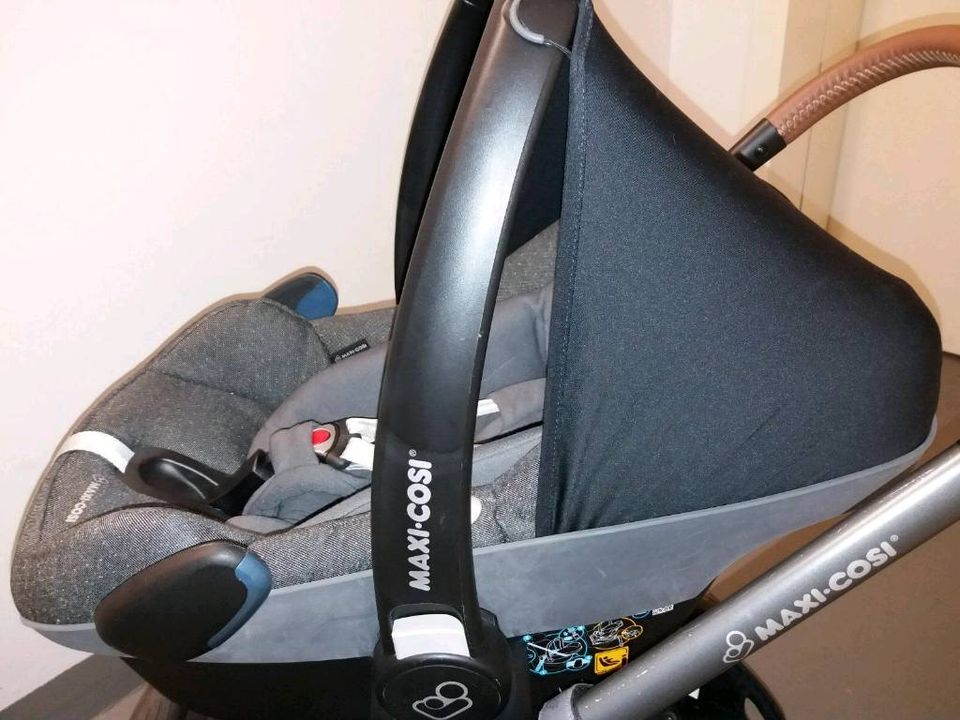 Kinderwagen Maxi Cosi Adorra 3in1 in Köln