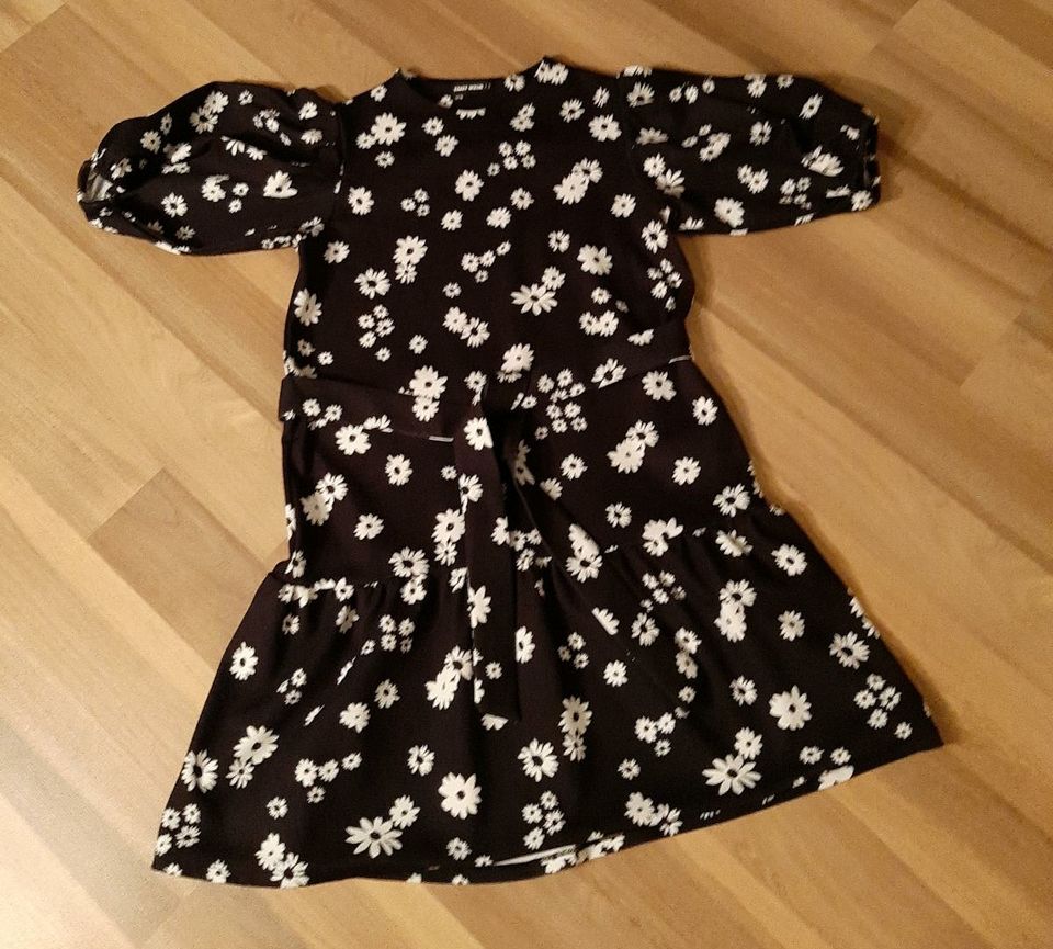 Tally Weijl Sommerkleid schwarz Blumen für Damen/Mädchen Größe  S in Calberlah