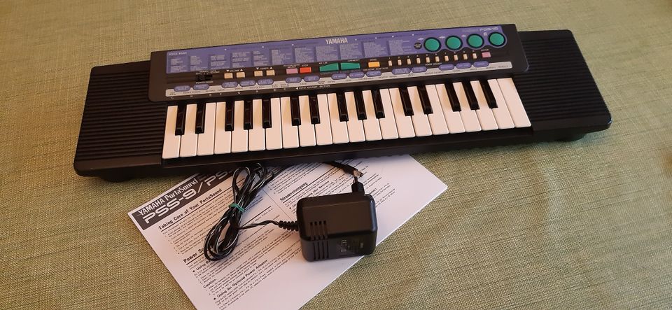 Keyboard Yamaha PSS-16 in Willmenrod
