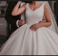 Brautkleid Perlen Glitzer Prinzessin weiß Größe 34/36 Nordrhein-Westfalen - Bergisch Gladbach Vorschau