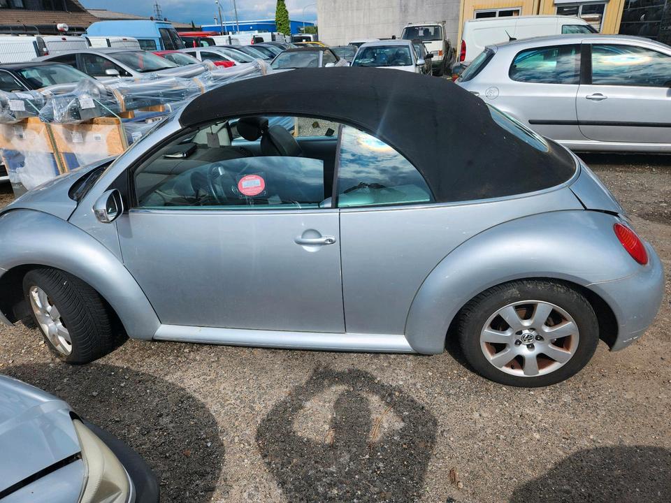 Schlachtfest! VW New Beetle Cabrio 2,0 AZJ EGT 2004 silber LA7W in Eschweiler