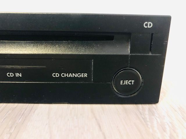 Original Volkswagen CX -DV1371LC Auto CD Player ! Von 2004 ! in Schömberg