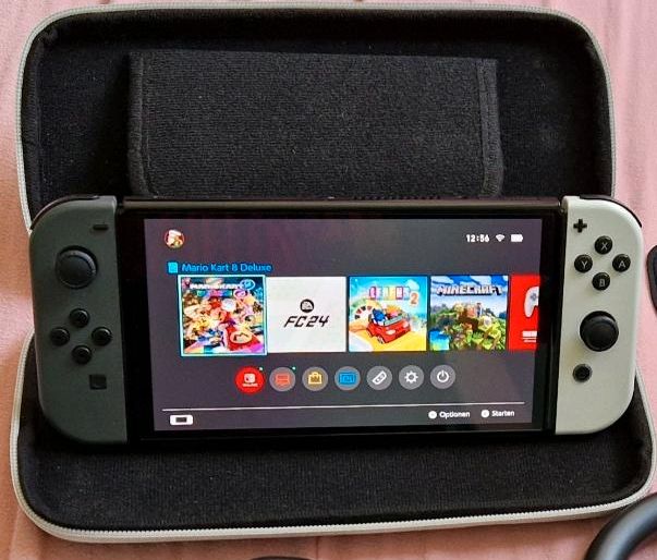 Nintendo Switch OLED 2022 in Dinslaken