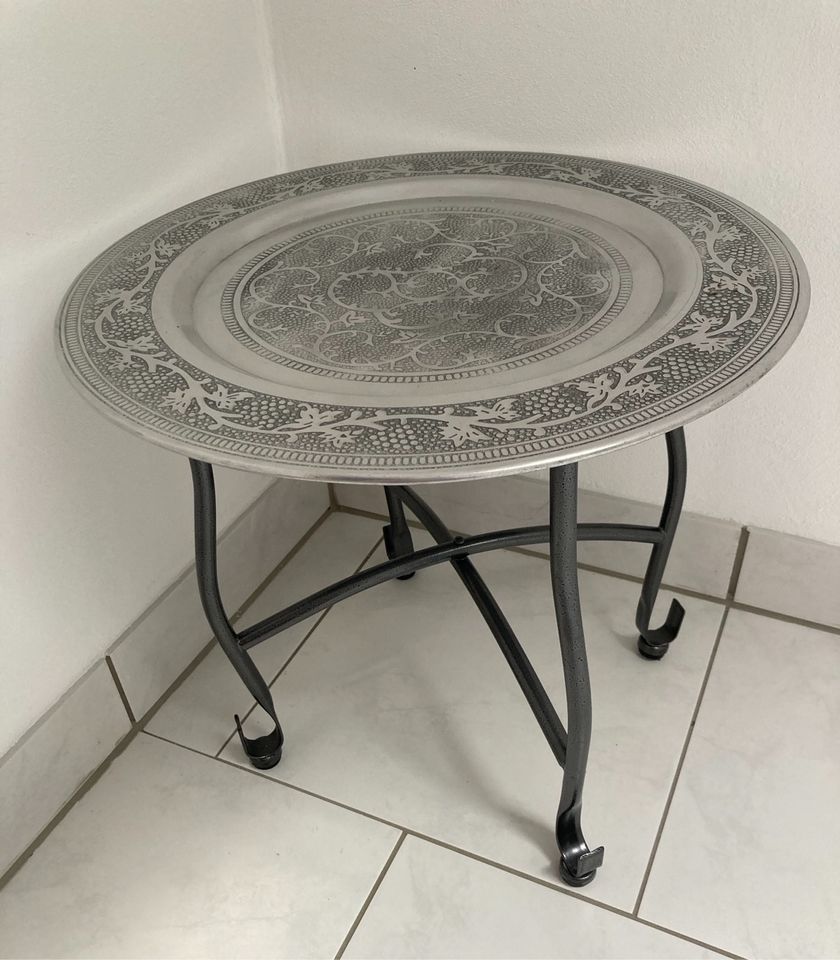Beistelltisch Tisch Metall Silber schwarz orientalisch in Dingolfing