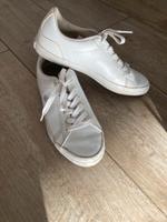 Lacoste lerond weiß Gr.38 Nordrhein-Westfalen - Sprockhövel Vorschau