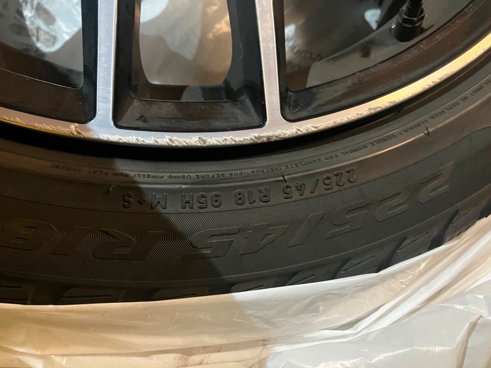 Alufelge BMW mit Runflat Reifen 18 Zoll in Gangelt