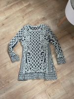 Langer Pullover mit floralem Muster und etwas Glitzer 36 38 S M Nordrhein-Westfalen - Detmold Vorschau