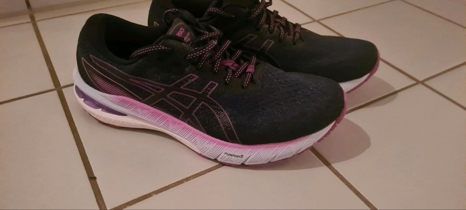 Asics Laufschuh in Karlsruhe