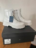 NEU & OVP Stiefelette Boots Tommy Hilfiger Gr. 40 weiß Rheinland-Pfalz - Mainz Vorschau