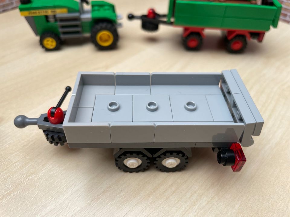 Lego John Deere u Massey Ferguson Traktor u Ladewagen MOC in Koblenz