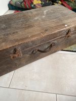 Sehr alter Holzkoffer Niedersachsen - Scheeßel Vorschau