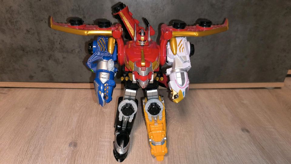 Power Rangers Gosei Megazord (Sentai Originalversion) in Schwendi