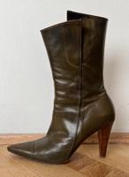 olivgrüne, halbhohe, spitze Stiefel von Zara,Gr37 Berlin - Charlottenburg Vorschau