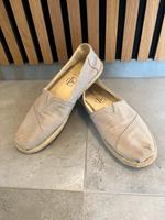 Toms Schuhe Schlappen espandrillos 38,5 7,5 grau braun Damen Bayern - Kahl am Main Vorschau