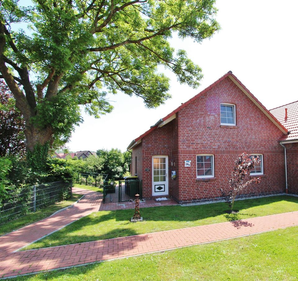 Traumhaftes Ferienhaus direkt am Wasser mit Sauna bei Greetsiel in Greetsiel