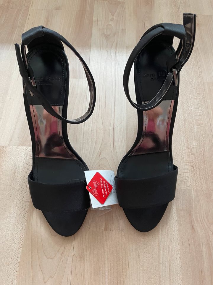 Zara Sandalen Gr. 38 neu in Hamburg