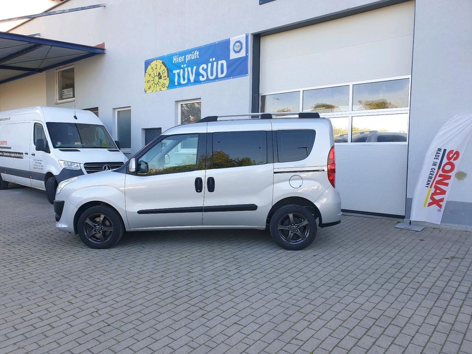 FIAT DOBLO / 82tkm / HU NEU / Service NEU / EZ.2010 / Top Zustand in Deckenpfronn