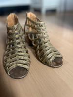 Goldene Absatzschuhe Friedrichshain-Kreuzberg - Friedrichshain Vorschau