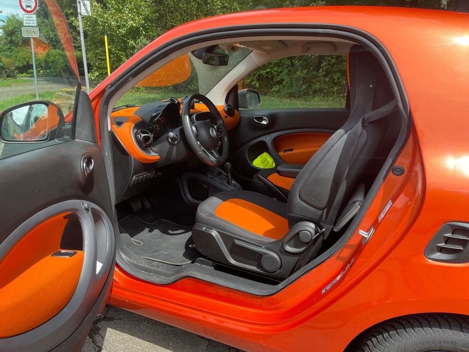 Smart ForTwo cabrio 0.9 66kW BRABUS edition twinam... in Ostfildern
