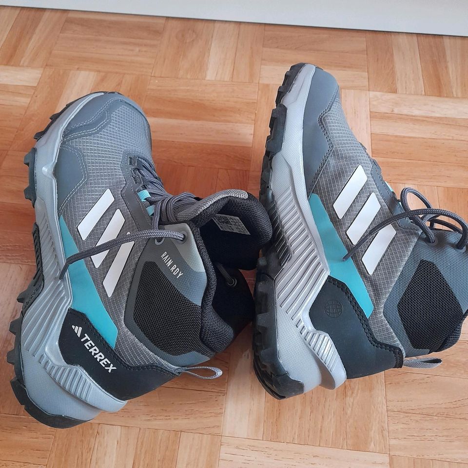 TERREX ADIDAS Sportschuhe trekking Gr.39-40 in Glinde