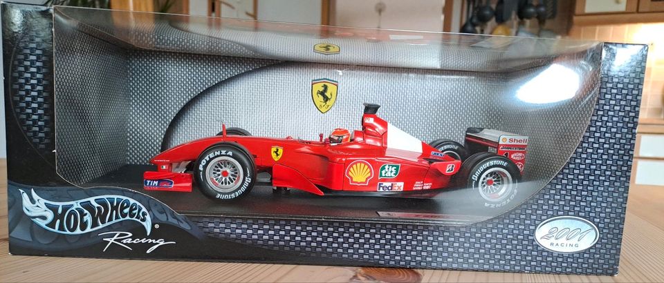 Formel 1  Modellauto 1:18 Michael Schumacher F1-2000 in Melle