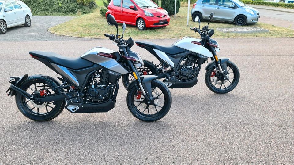 Malaguti Drakon 125ccm³ Nakedbike ähnliche KTM Duke B196/A1 NEU in Hettstedt