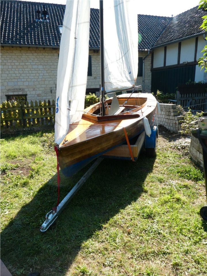 Segelboot mit Trailer in Aachen