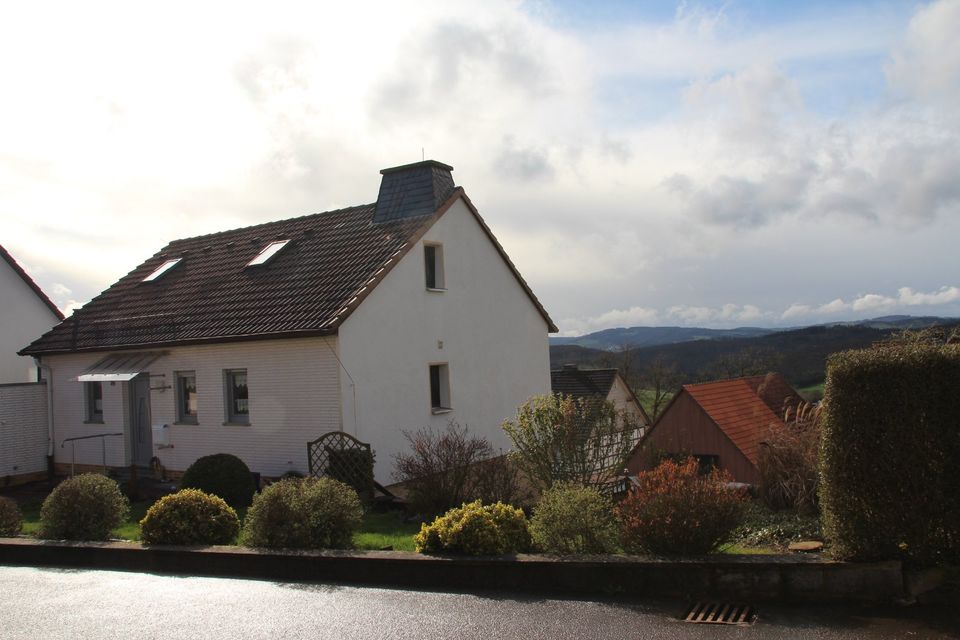 Einfamilienwohnhaus, mit schöner Aussicht ins Upland in Korbach