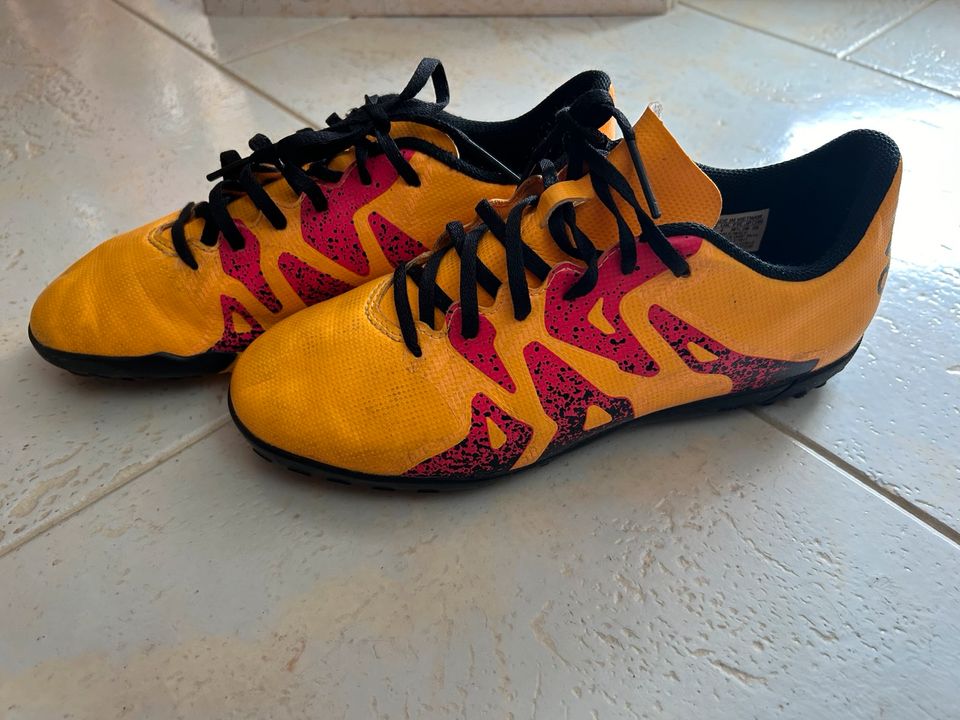 Kinder-Fußballschuhe, Adidas, orange, Größe 36,5 in Berlin