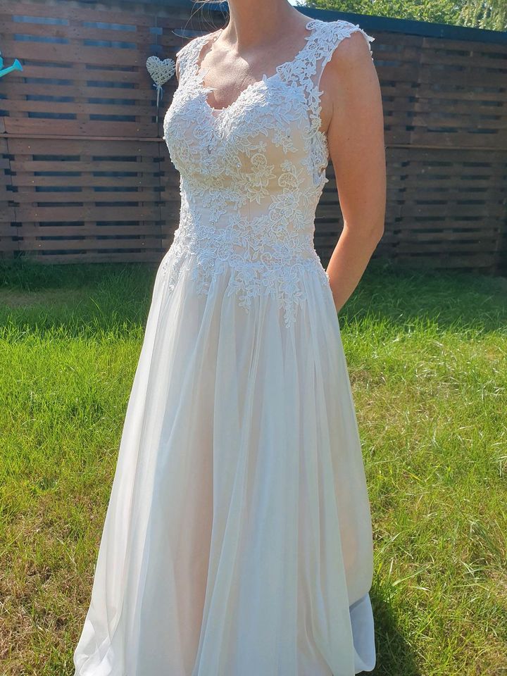 Brautkleid in Erlensee