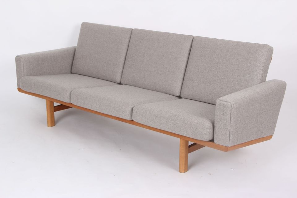 Hans J. Wegner Sofa Modell GE236, original Getama Dänemark in Berlin