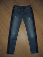 YFK Mädchen Jeans Hose Blau mit Zierstreifen Gr. 146 Top! Berlin - Spandau Vorschau